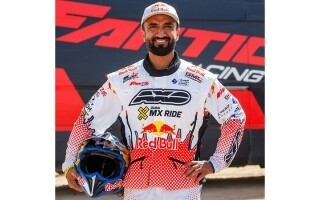 Эмиратский гонщик Мохаммед Аль-Балоши готовится завоевать четвертый титул чемпиона мира