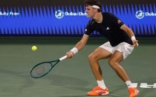 Medvedev Reaches Dubai Quarters, Waving Goodbye to Wawrinka