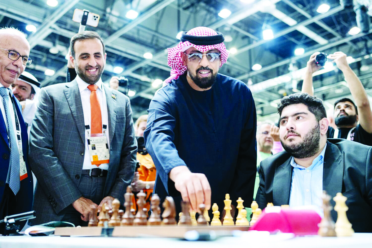 Открытие мероприятия по шахматам под председательством шейха Султана бен Халифы