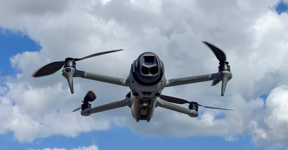 ОАЭ приостанавливают полеты дронов и рекреационных самолетов на неделю