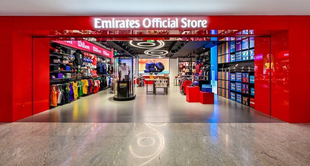 Emirates представляет эксклюзивную коллекцию футболок с автографами звезд