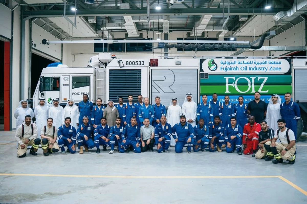 Министр энергетики ОАЭ инспектирует меры реагирования на пожар в Фуджайре