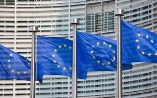 Ministros de Finanzas de la UE piden límites a los beneficios de las energéticas