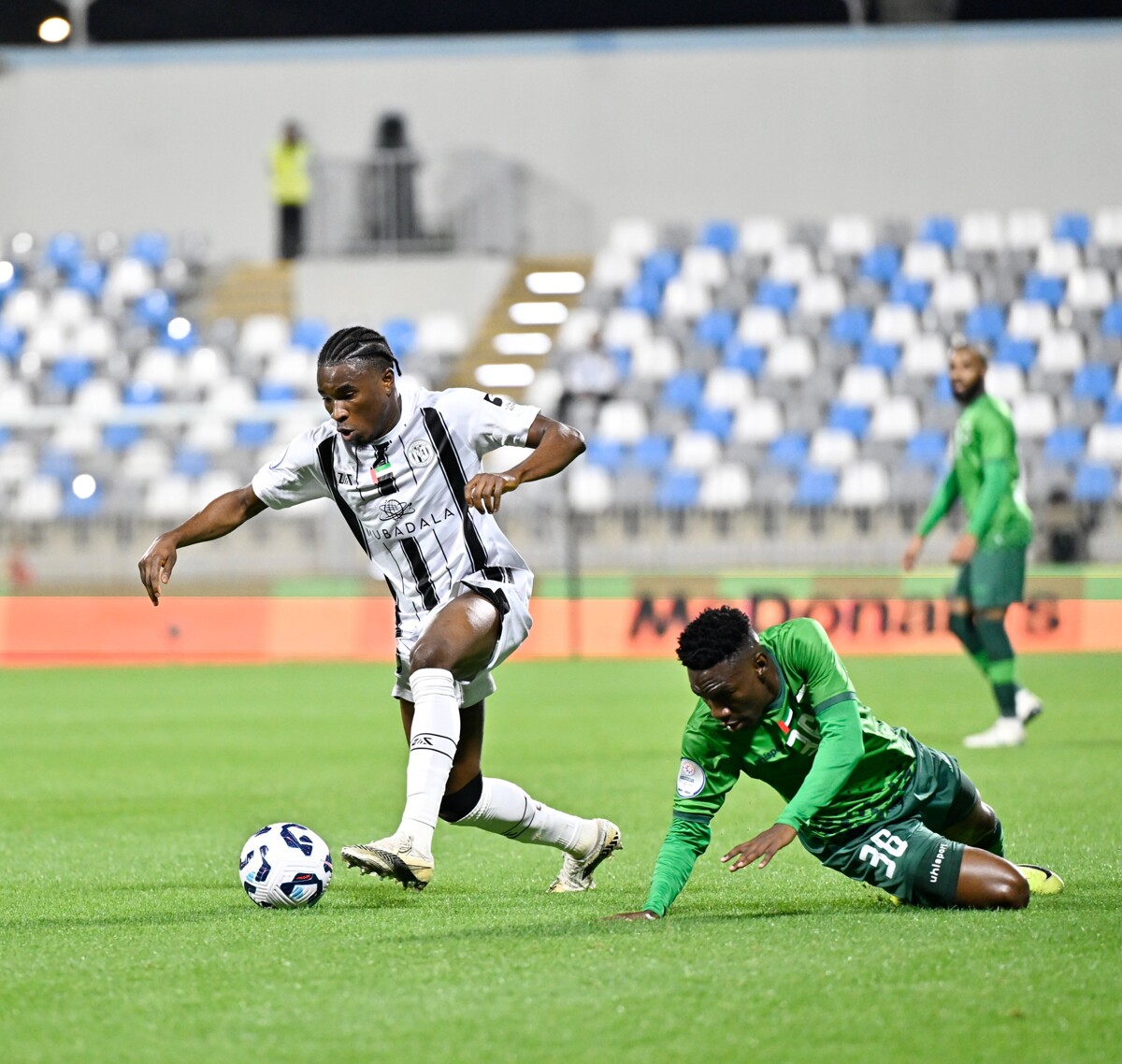 Al Jazira Resumes Winning Streak with 5-4 Victory