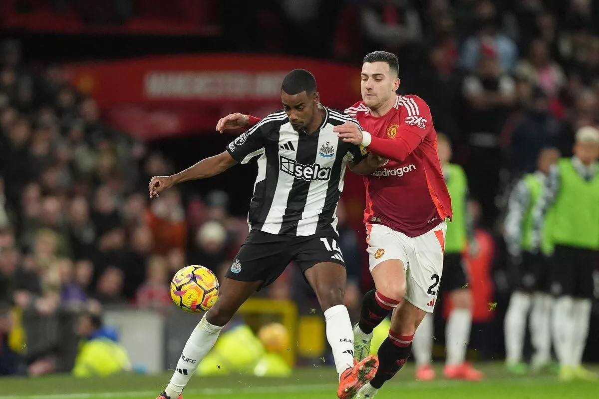 Manchester United Faces Newcastle