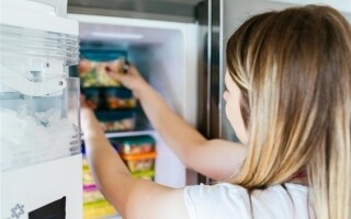 如何正确储存剩菜以避免食物中毒