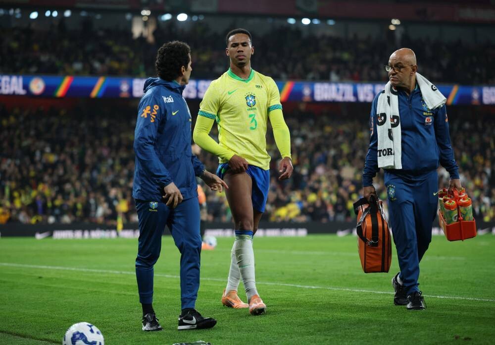 Arsenal suffers double blow after defender's exit