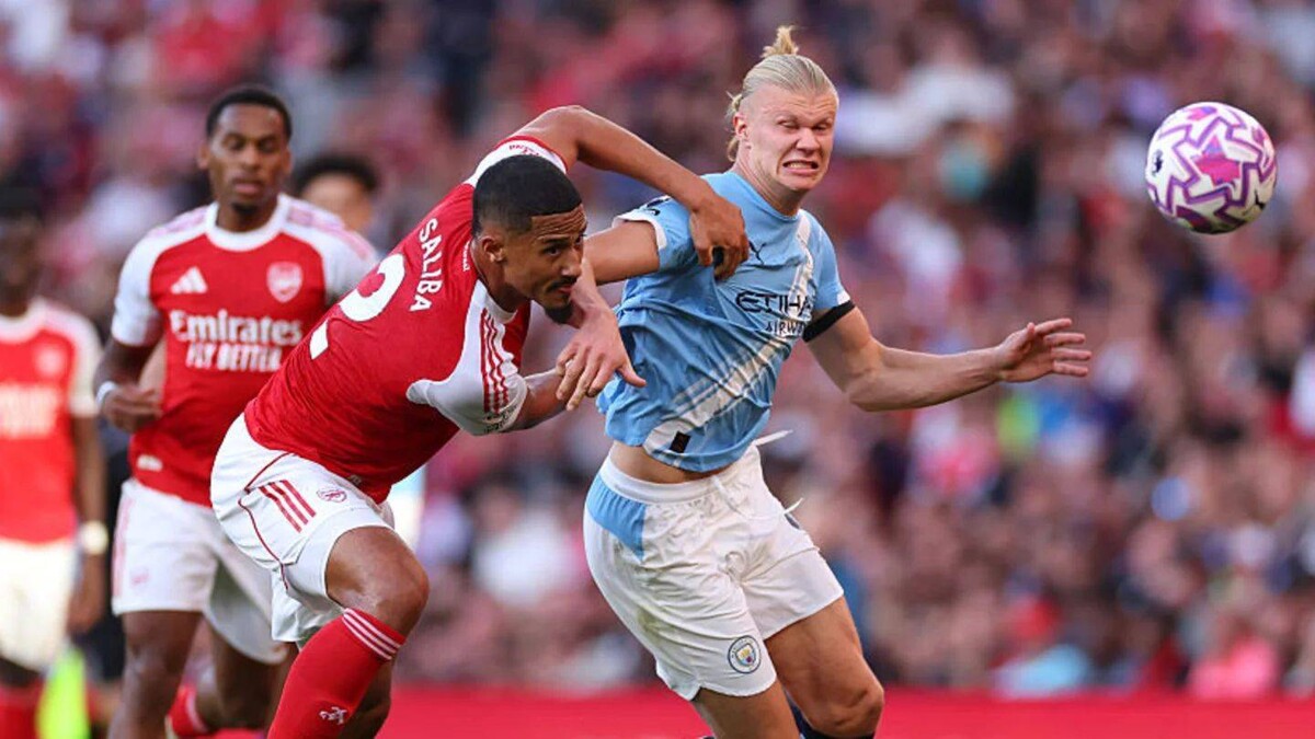 英格兰联赛杯决赛：阿森纳对阵曼城