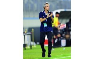 Paulo Sousa Aims for Historic Six Titles with Al Ahli