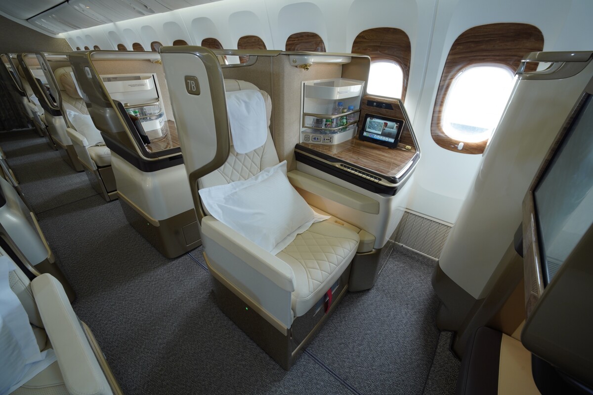 Авиакомпания Emirates представила обновленные услуги Boeing 777
