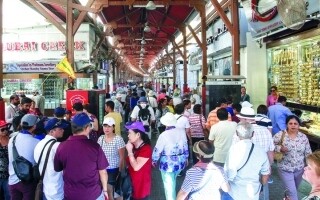 Цены на золото продолжают расти на рынках ОАЭ