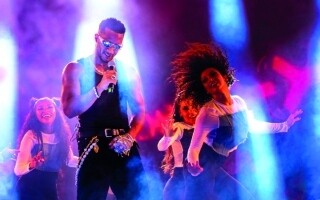 Egyptian Singer Hany Shakker Closes Abu Dhabi Arabic Music Festival