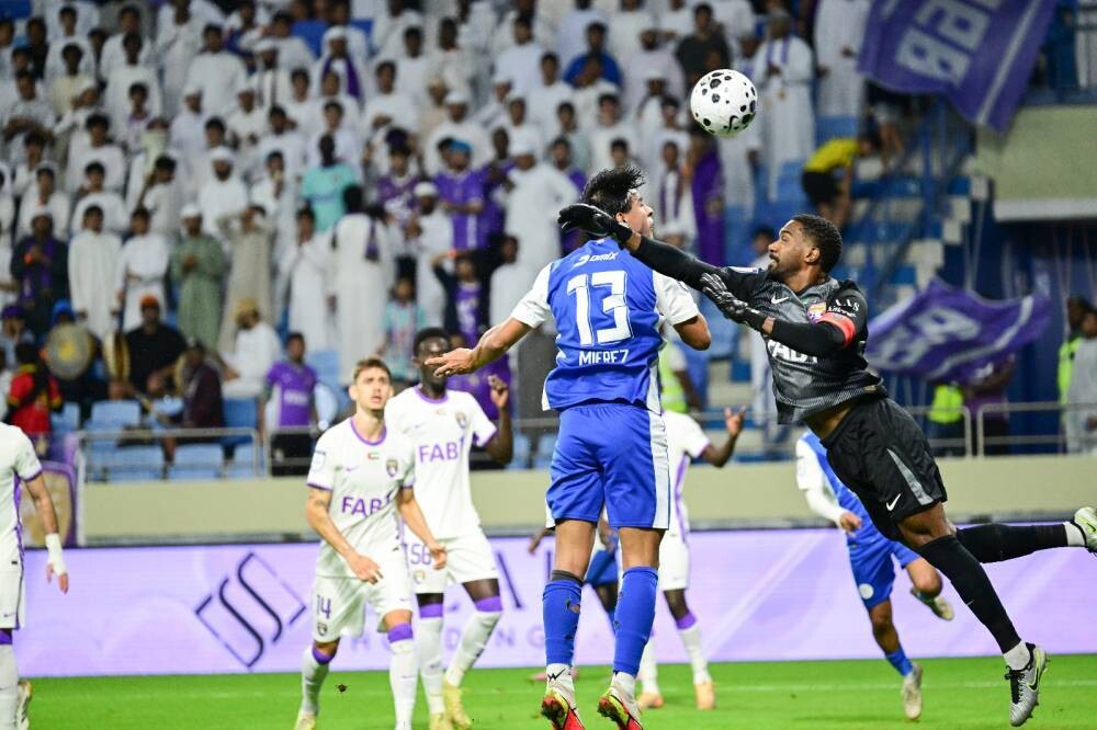 ADNOC向联赛盾牌获胜者赠送新年礼物