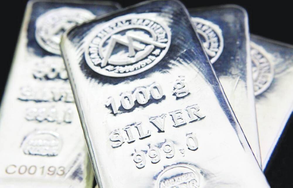 Silver and Gold Prices Plunge on Global Markets