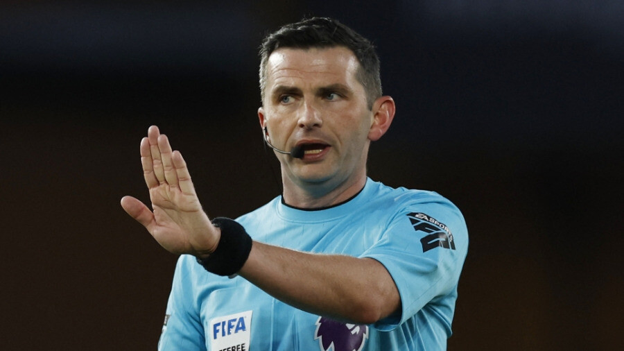 Michael Oliver to Continue Officiating Despite Threats