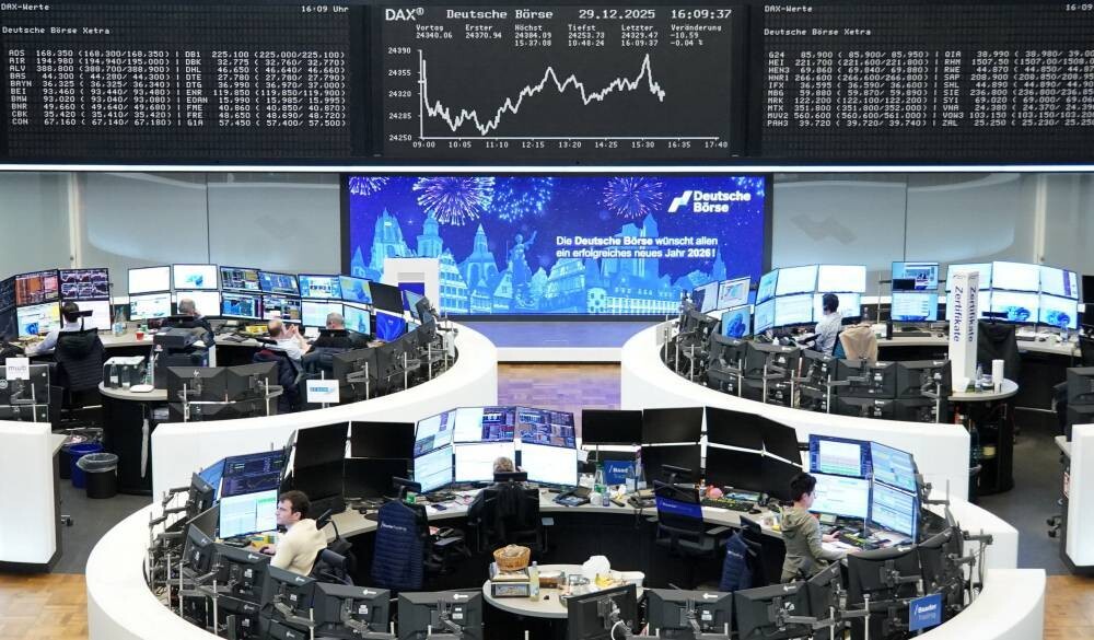 European stocks rise to record highs