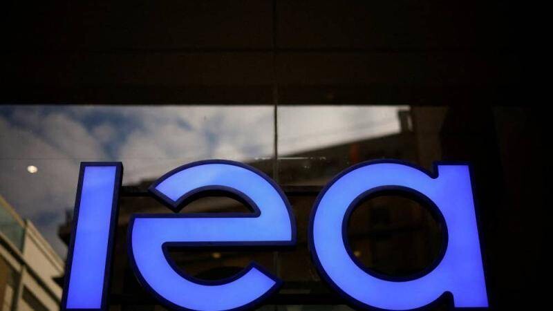 Международное энергетическое агентство опубликовало отчет о нефтяном рынке