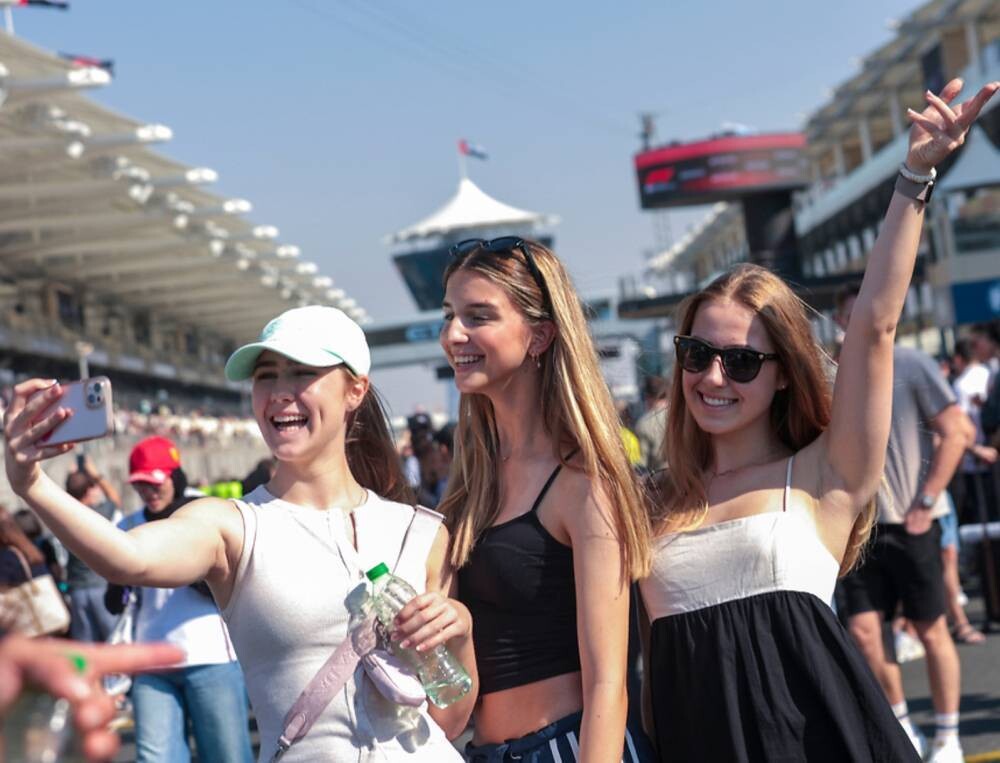 Unprecedented Fan Flock to Abu Dhabi for Grand Prix