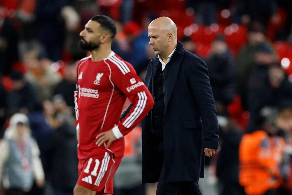Slot Faces Criticism for Salah's Bench Role in Defeat