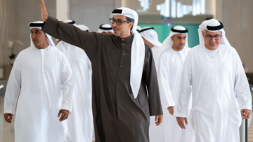 Sheikh Mansour Visits UAE Ministry of Labour