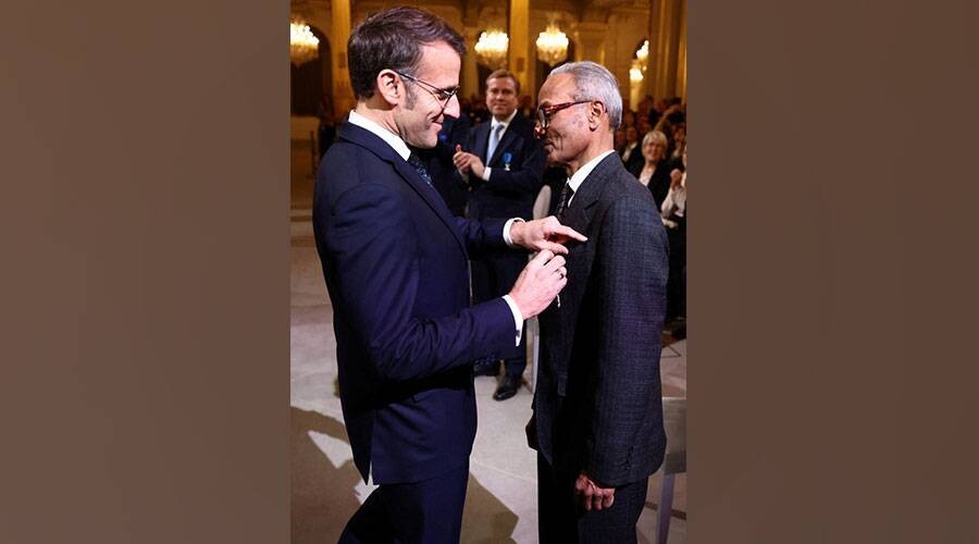 El placer de leer un periódico impreso