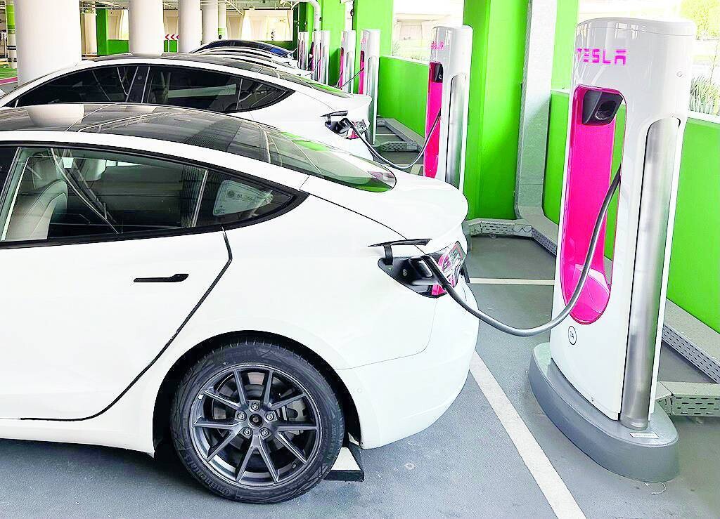 European car sales rise for third consecutive month in September