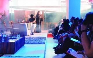 В Шардже представили интерактивный детективный спектакль «Преступление в маджлисе»