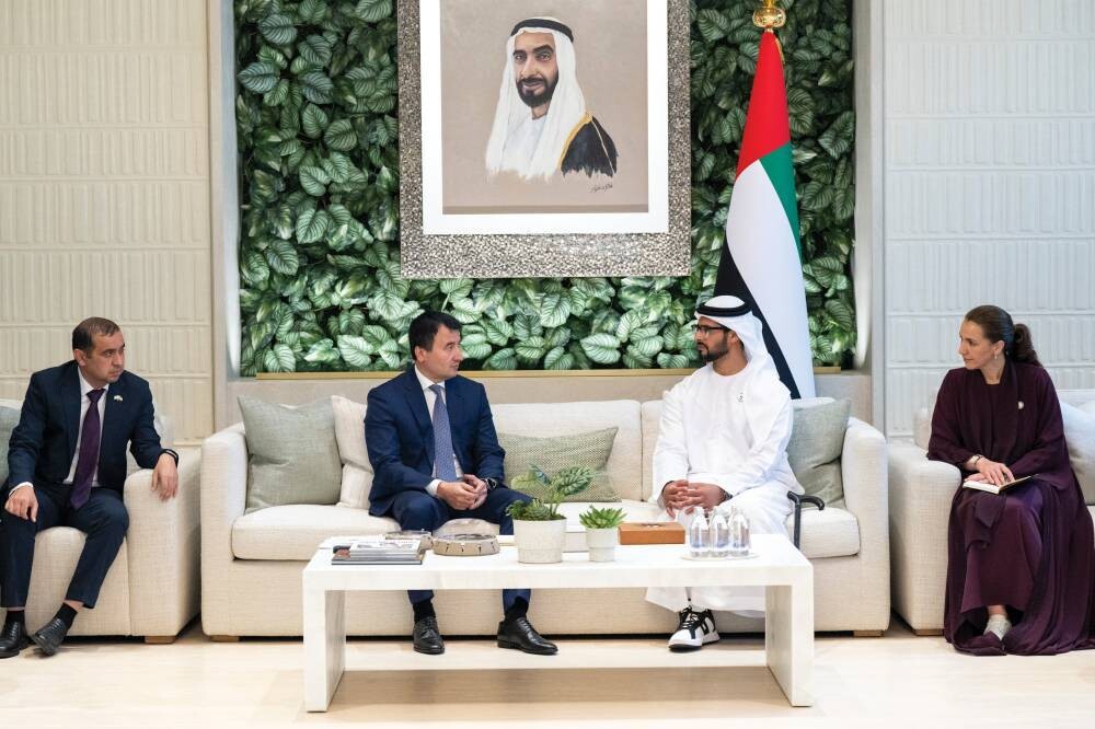 Sheikh Zayed bin Hamadan meets with Deputy Prime Minister of Uzbekistan