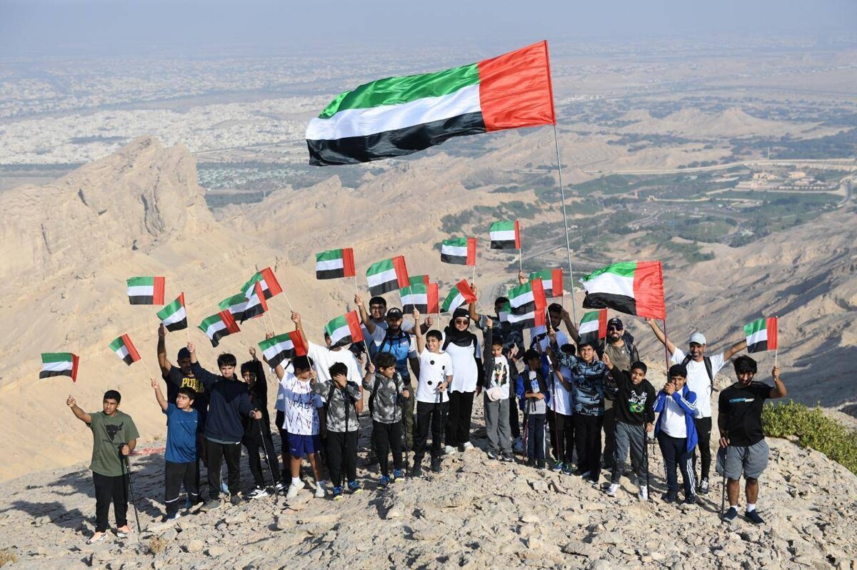 Полиция Абу-Даби провела серию приключенческих походов для семей сотрудников