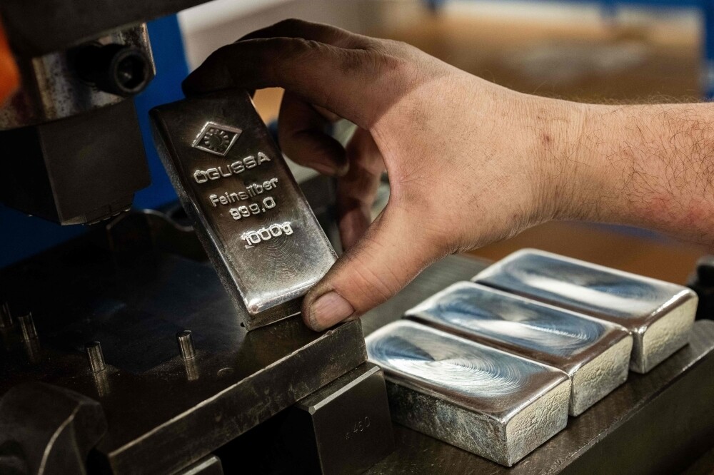 Цены на серебро резко упали