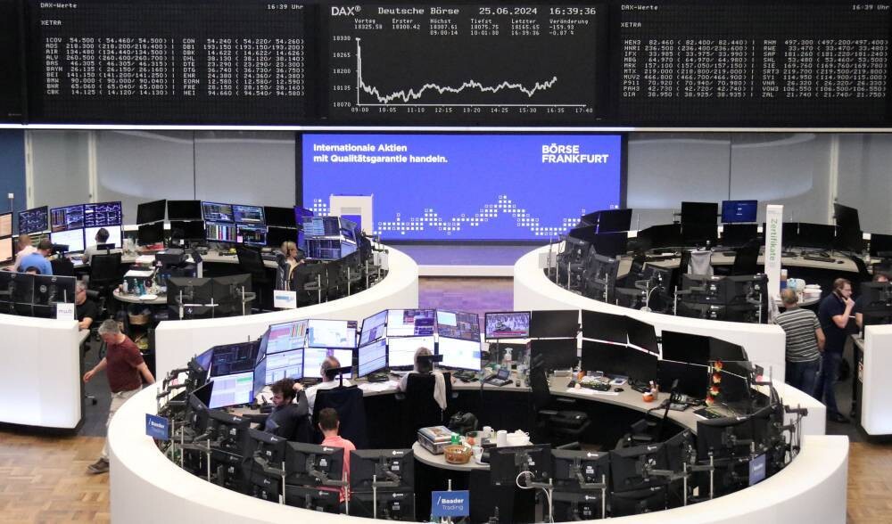 Европейские фондовые рынки открылись выше благодаря росту промышленного и технологического секторов