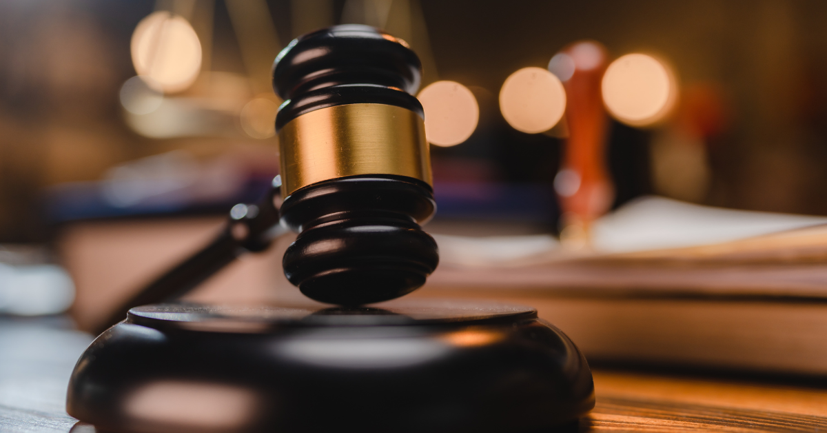 Суд Абу-Даби обязал работодателя выплатить сотруднице более 61 000 дирхамов