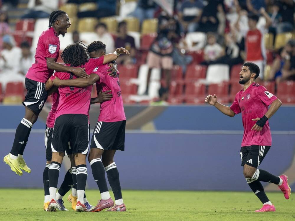 Al Jazira wears new kit against Al Bataeh