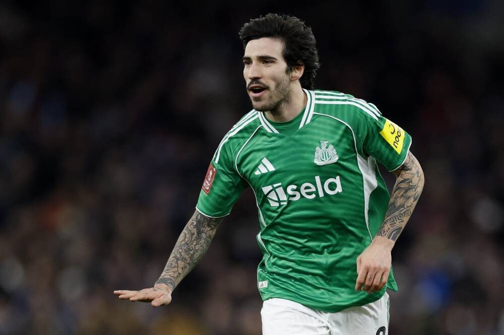 Tonali Reaffirms Loyalty to Newcastle and Howe