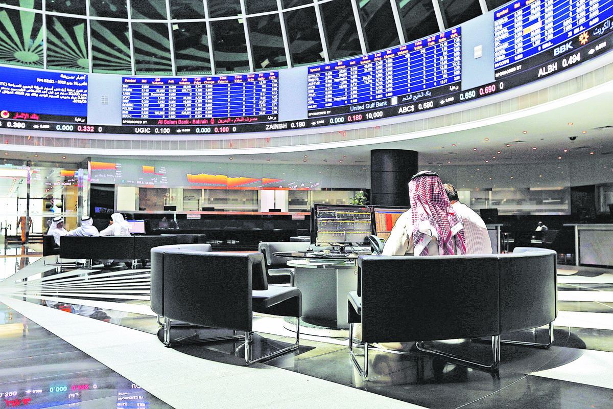 Decline in Gulf Stocks Except UAE and Qatar