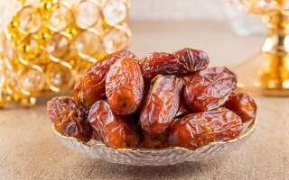 The Benefits of Dates for Digestion and Energy