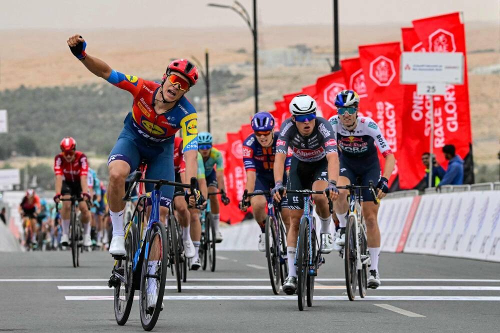 Italian Jonathan Milan Wins UAE Cycling Stage