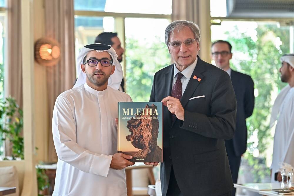 Sharjah Meets with Netherlands Consulate General