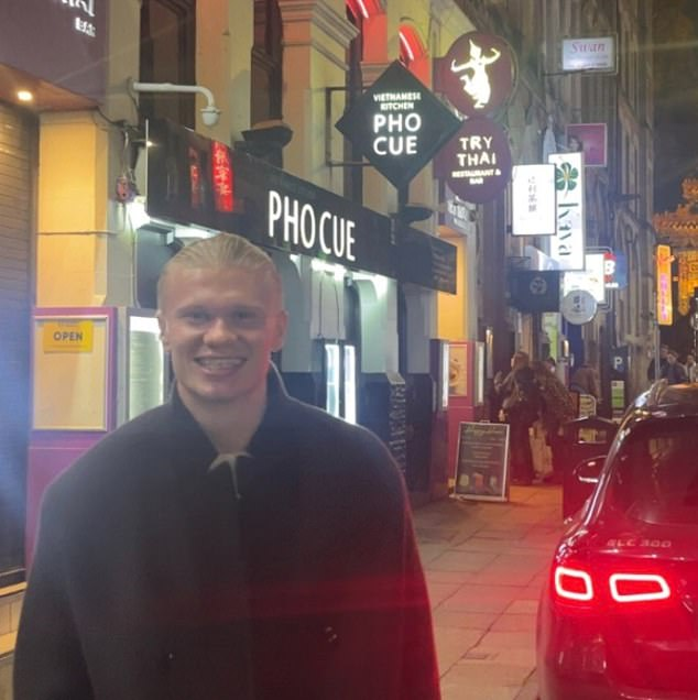 Холанд отметил рекорд в Лиге чемпионов прогулкой по Манчестеру