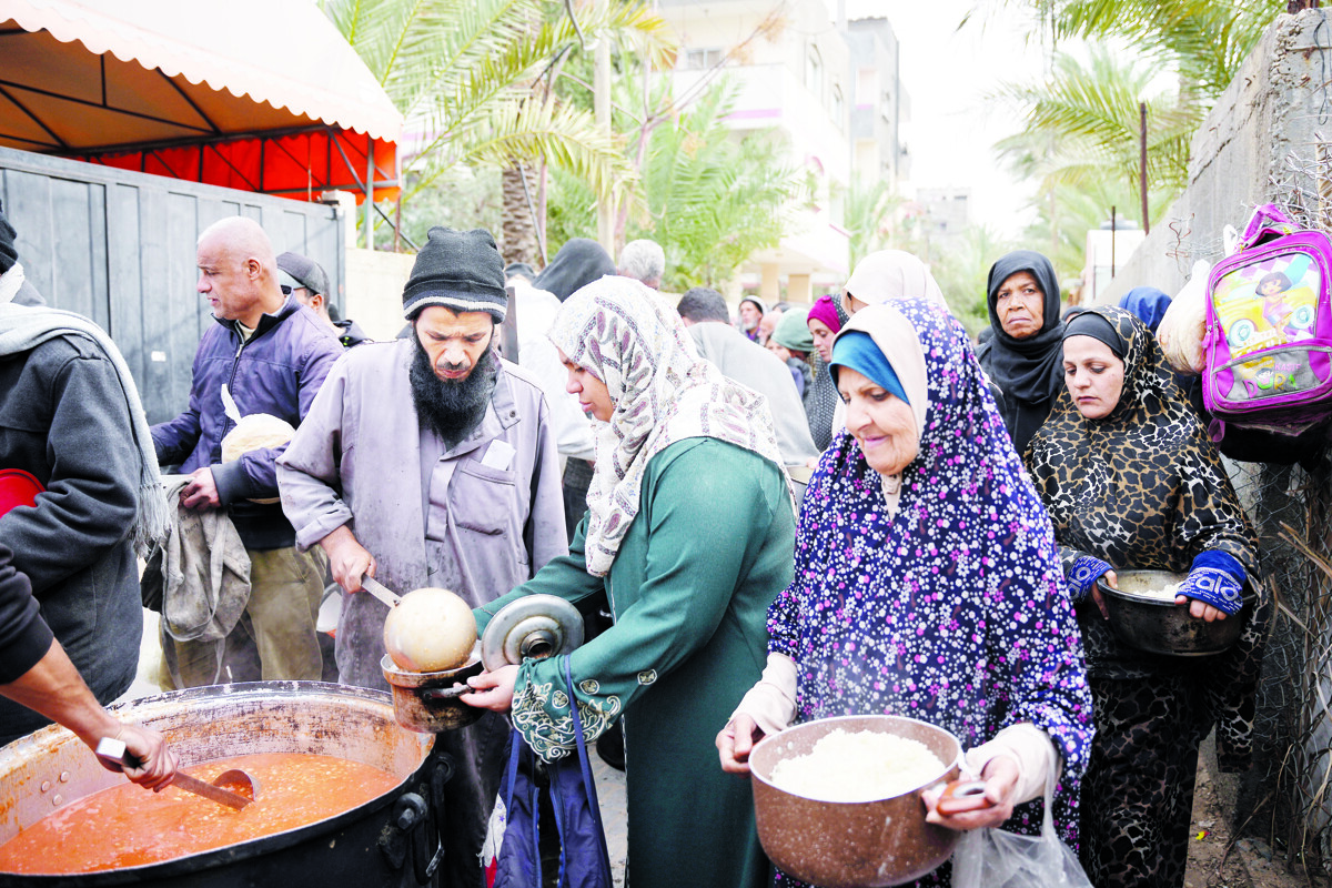 Foreign Ministers Welcome Each Other