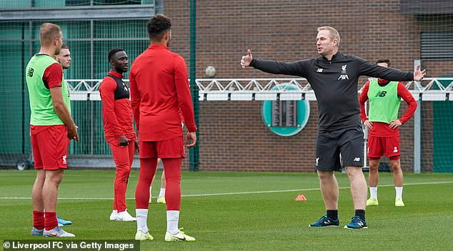 Arsenal appoints world record throw-in coach to boost title challenge