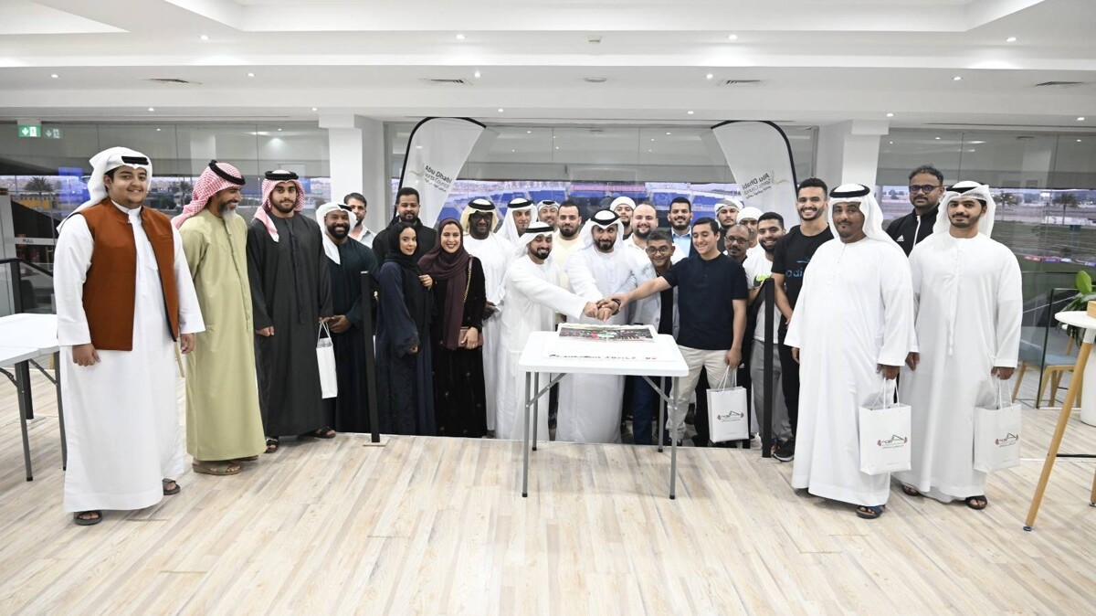 Abu Dhabi Weightlifting Club Chairman Honors Athletes