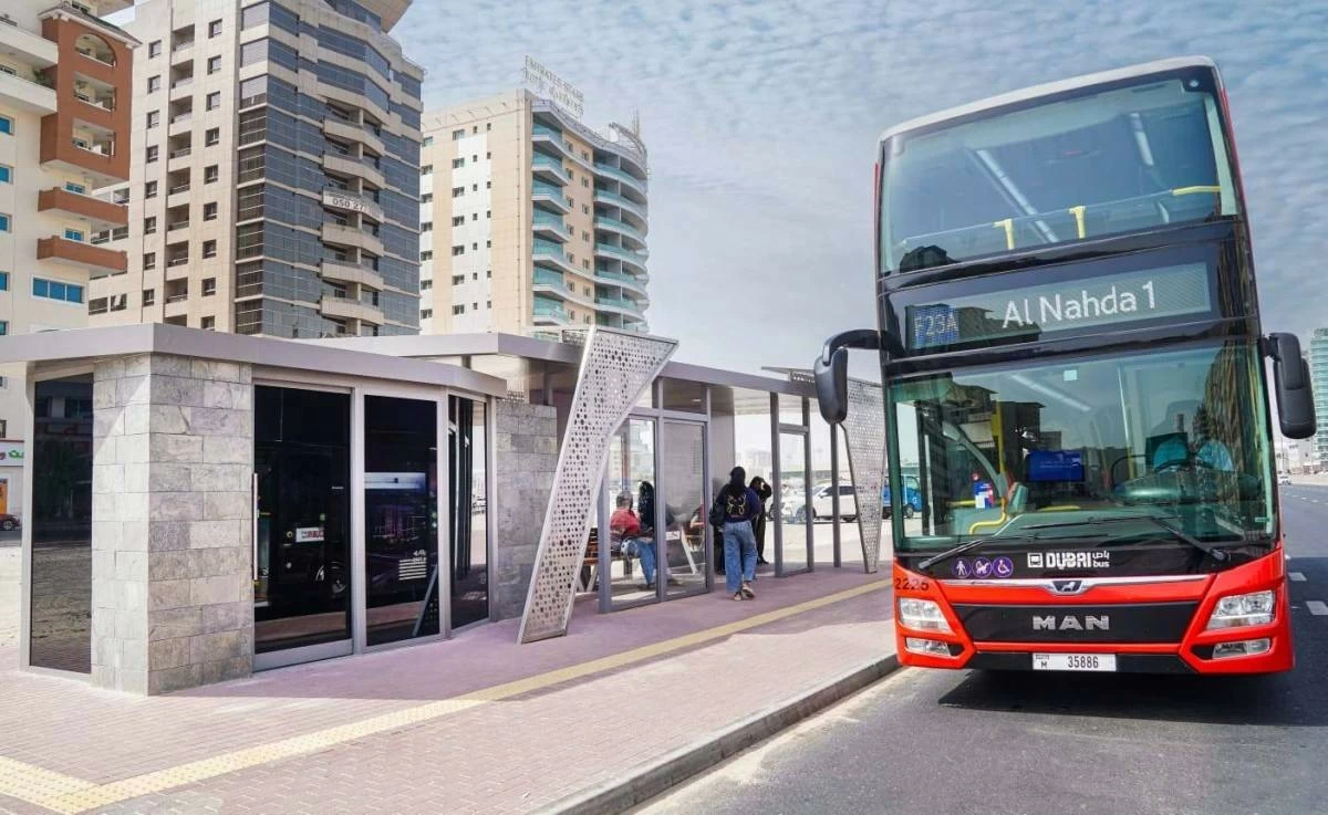 Dubai Installs 726 Modern Bus Shelters