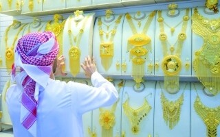 Цены на золото снижаются в Дубае, увеличивая спрос