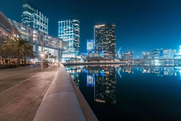 DMT 和 ADGM 整合系统以在阿布扎比许可工程公司