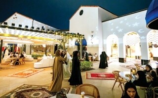 Празднование Ураза-байрама в ипподроме Абу-Даби