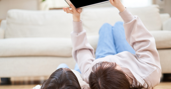 UAE Officials Review Online Child Protection Measures