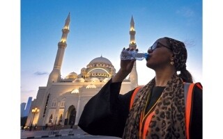 Dubai Volunteer Breaks Fast with Water in Sharjah