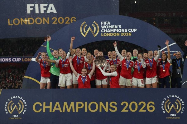 Арсенал выиграл главный приз в истории женского футбола