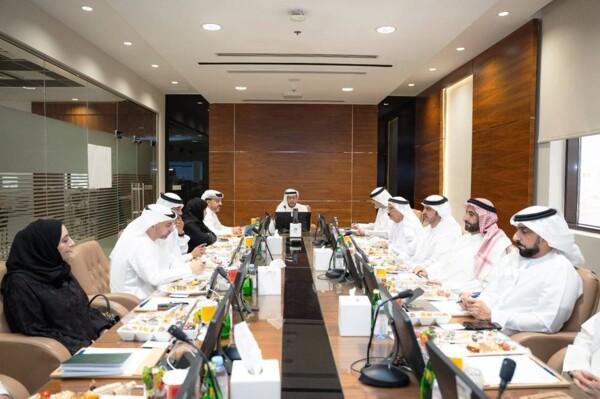 Junta Directiva de la Cámara de Comercio de Ajman Discute la Estrategia Económica de 2026